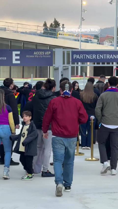 亚马尔创欧冠最年轻双响纪录，巴萨7-2狂胜纽卡