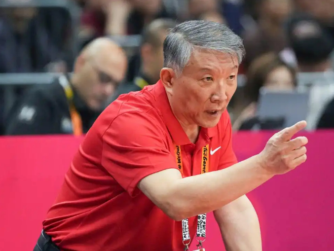 杨力维直言长期集训弊端 宫鲁鸣或成焦点人物