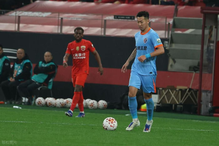 徐新爆射破门助云南玉昆险胜 上港陷5轮1分困局